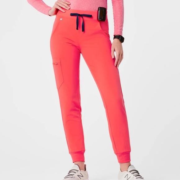 Figs Technical Collection Coral Scrubs - Picture 9 of 10